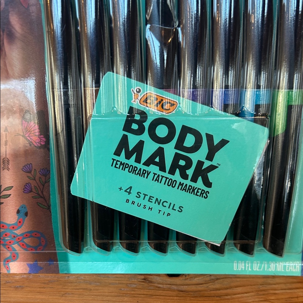 BIC BodyMark Temporary Tattoo Markers (8) with 4 stencils - Color Collection - Picture 2 of 5
